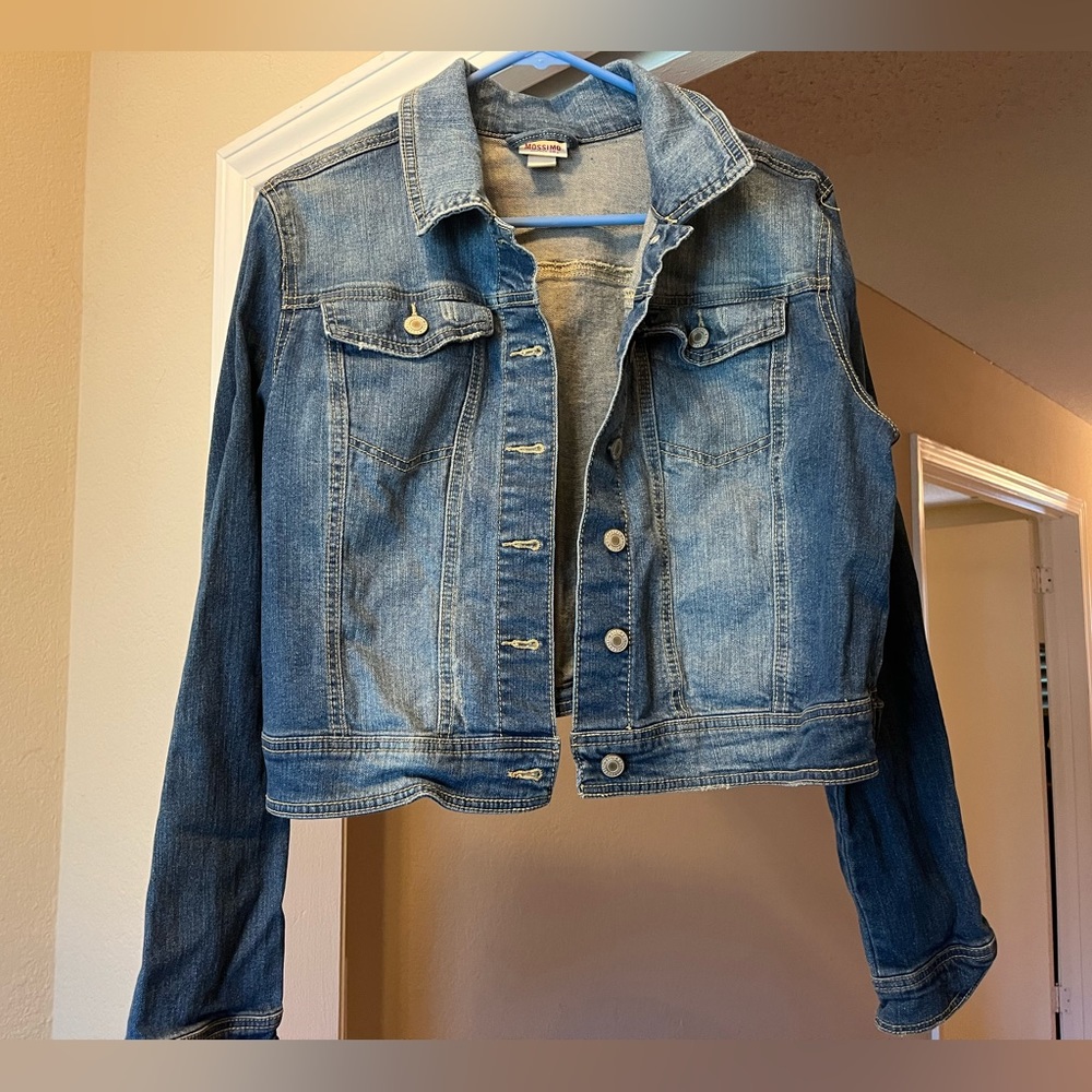 USED. Cropped jean jacket.